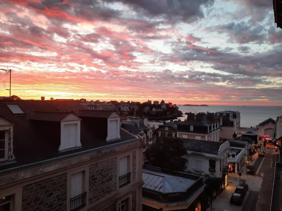 Le Jacaranda-A 2 Min De La Plage, Hyper Centre De Dinard, Vue Mer De La Fenetre Buitenkant foto